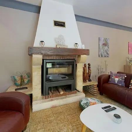 Charmante Maison Avec Parc Arbore & Piscine Au Sel Feriehus Saint-Laurent-des-Hommes