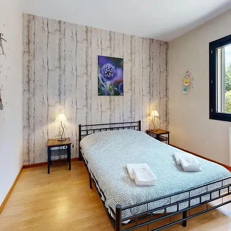 Charmante Maison Avec Parc Arbore & Piscine Au Sel Feriehus Saint-Laurent-des-Hommes