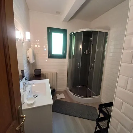 Charmante Maison Avec Parc Arbore & Piscine Au Sel Feriehus